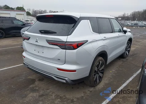 2025 Mitsubishi Outlander Se 2.5 2Wd from USA, damaged, VIN JA4J3VA82SZ027531